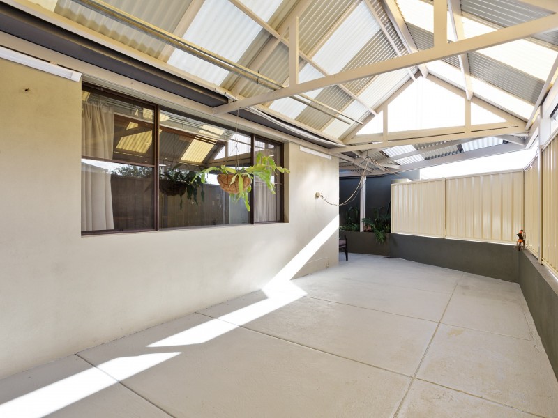 6 Waigen Place, South Lake WA 6164