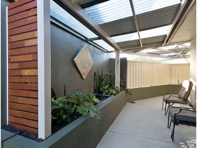 6 Waigen Place, South Lake WA 6164