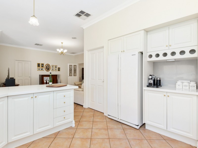 17 Glenmaggie Circuit, Success WA 6164