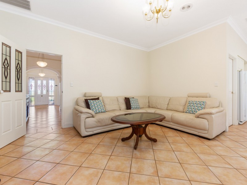 17 Glenmaggie Circuit, Success WA 6164