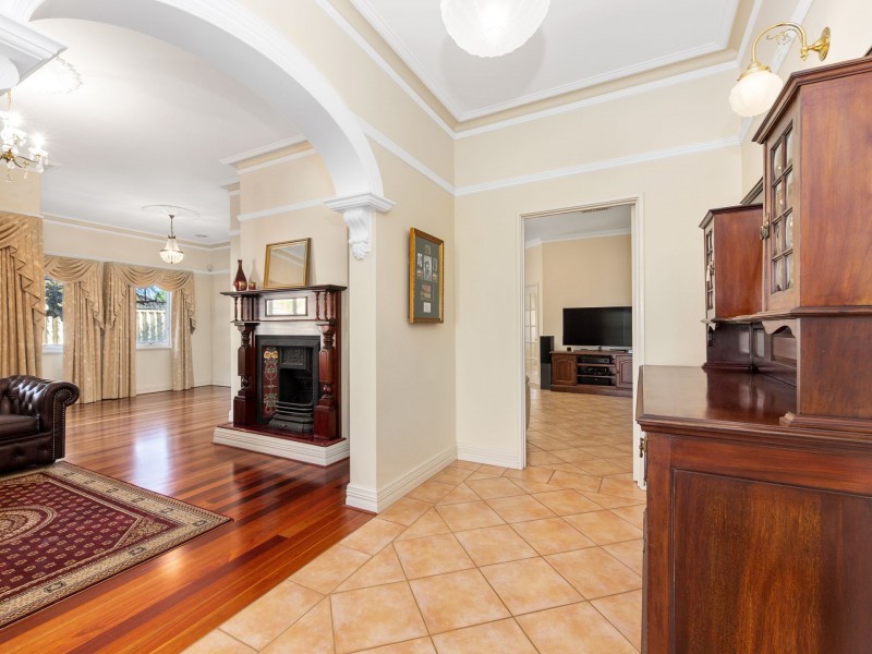 17 Glenmaggie Circuit, Success WA 6164