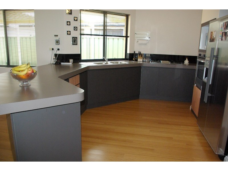 10 Bendee Drive, Atwell WA 6164