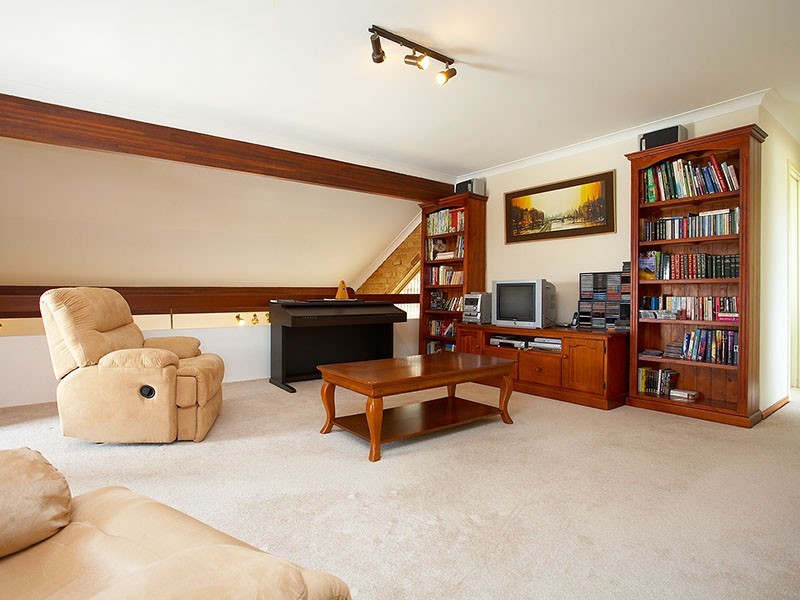 18 Ainsworth Loop, Booragoon WA 6154