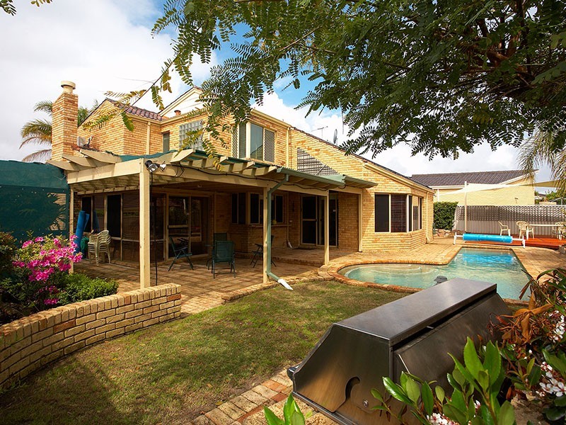 18 Ainsworth Loop, Booragoon WA 6154