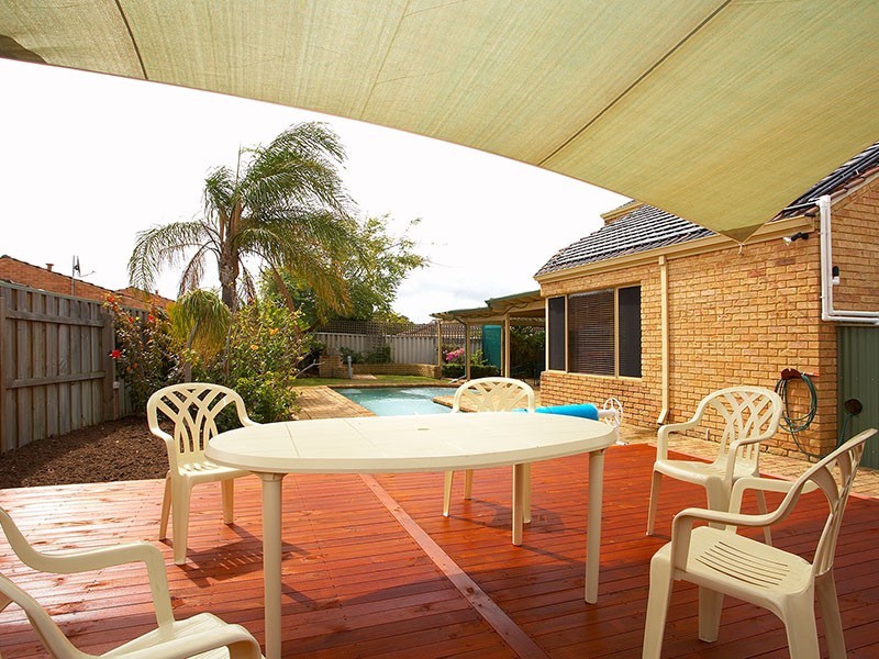 18 Ainsworth Loop, Booragoon WA 6154