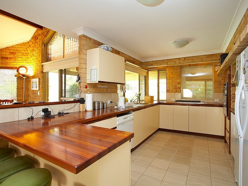 18 Ainsworth Loop, Booragoon WA 6154