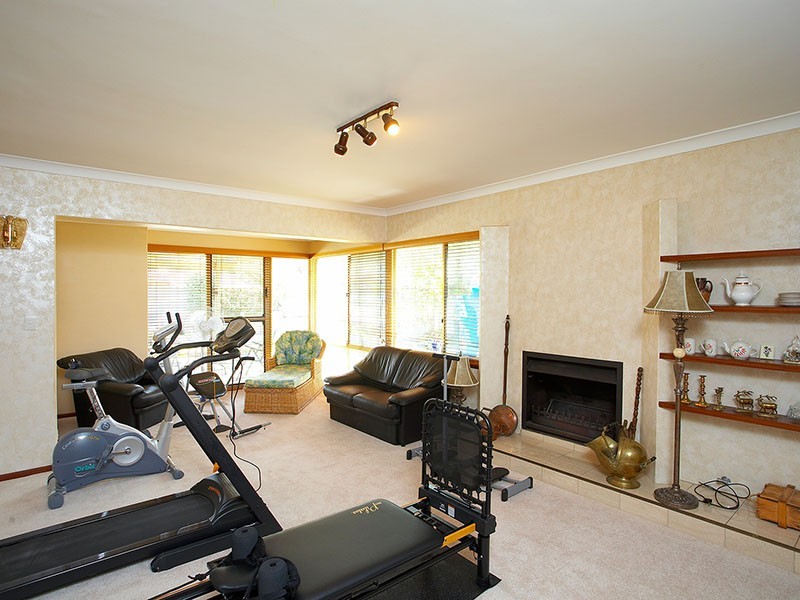 18 Ainsworth Loop, Booragoon WA 6154