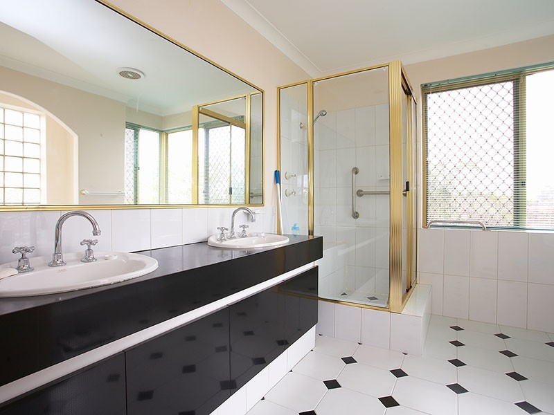 18 Ainsworth Loop, Booragoon WA 6154