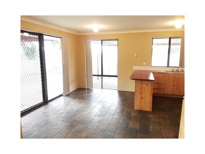 23 Skottowe Parkway, Parmelia WA 6167