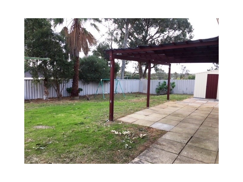 23 Skottowe Parkway, Parmelia WA 6167