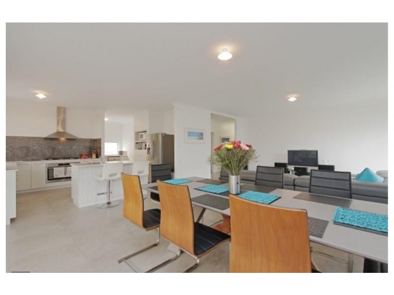 15 Hird Road, Success WA 6164