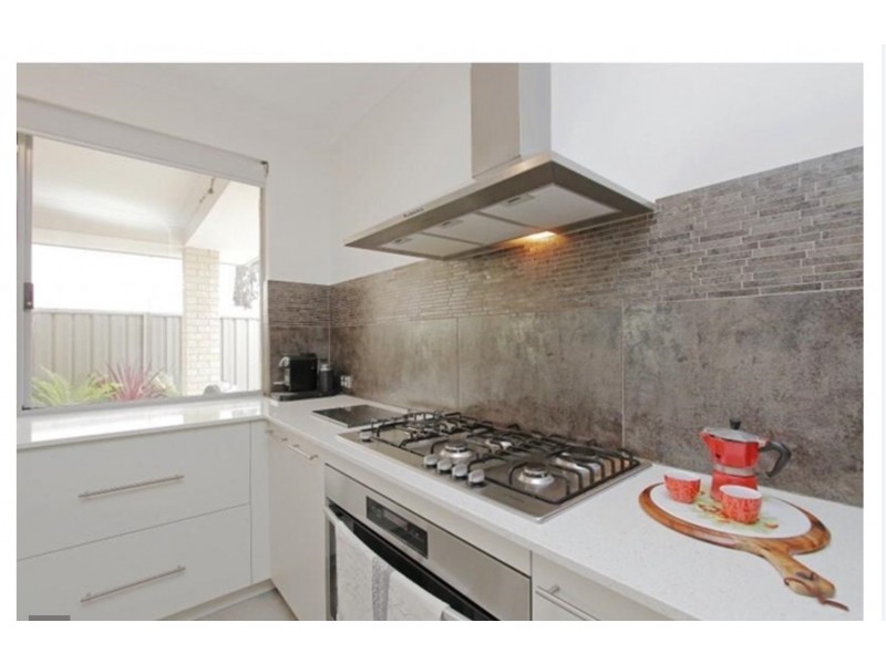 15 Hird Road, Success WA 6164