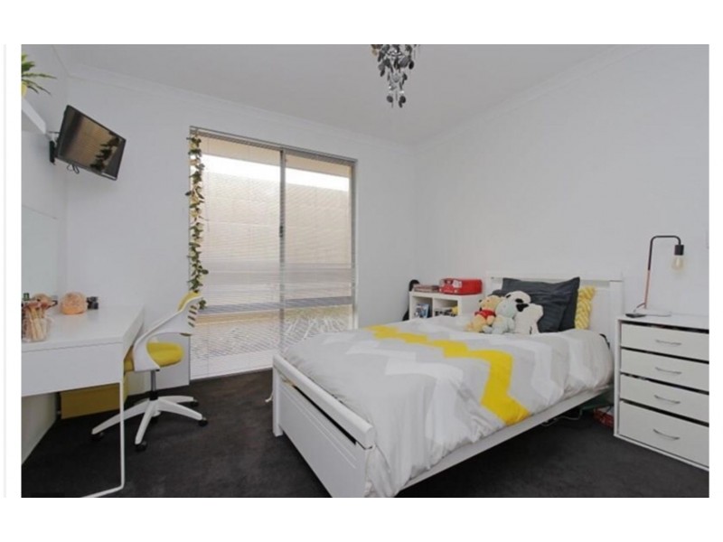 15 Hird Road, Success WA 6164