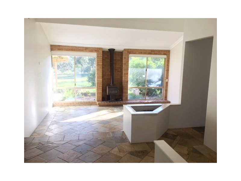 11 Sherwin Place, Wandi WA 6167