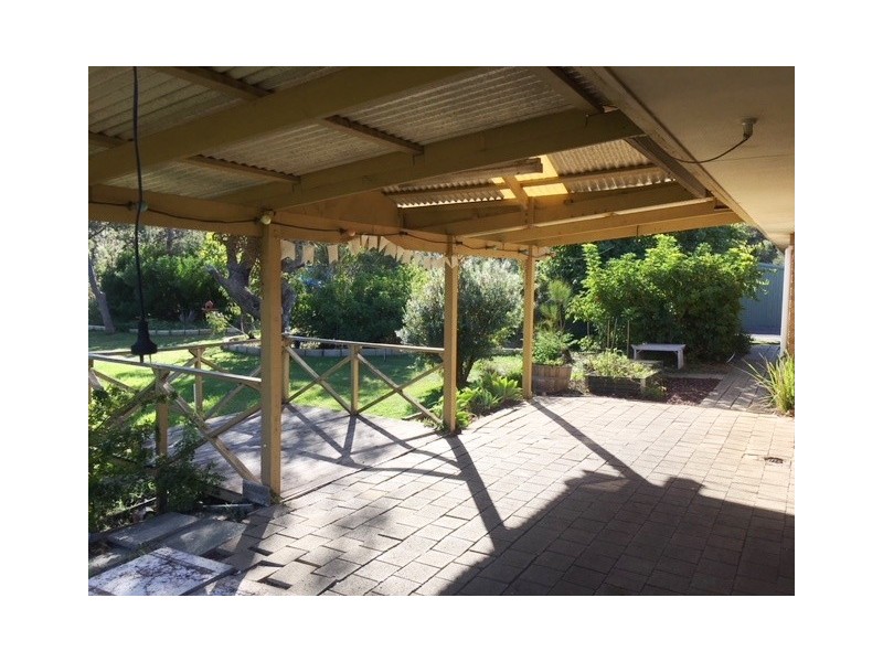 11 Sherwin Place, Wandi WA 6167