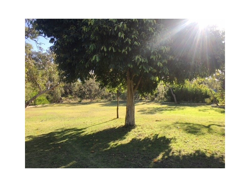 11 Sherwin Place, Wandi WA 6167