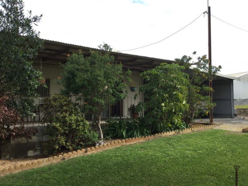 24 Torgoyle Road, Wattleup WA 6166