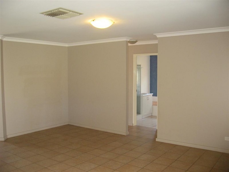 7 Beswick Gardens, Atwell WA 6164