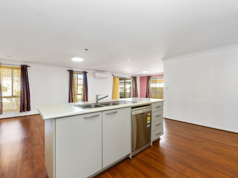 21 Sheringham Bend, Success WA 6164