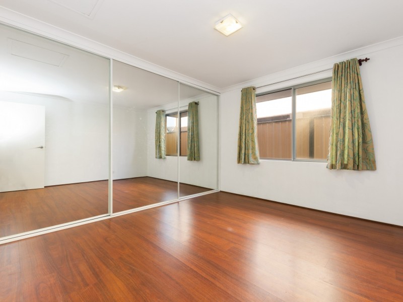 21 Sheringham Bend, Success WA 6164