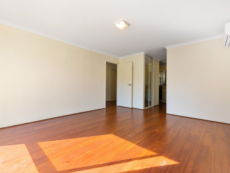 21 Sheringham Bend, Success WA 6164