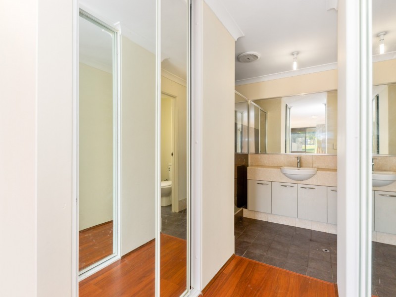 21 Sheringham Bend, Success WA 6164