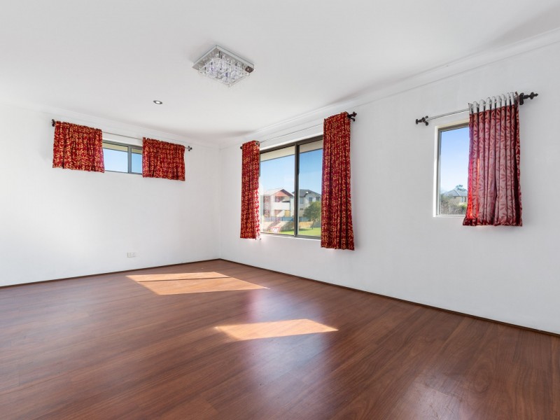 21 Sheringham Bend, Success WA 6164