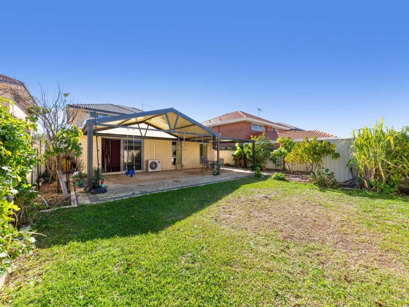 21 Sheringham Bend, Success WA 6164