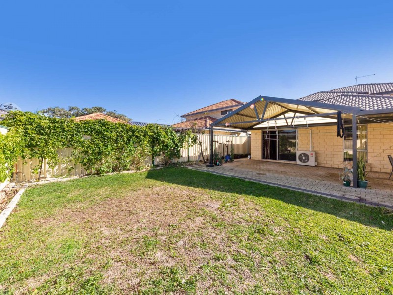21 Sheringham Bend, Success WA 6164