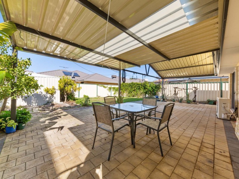 21 Sheringham Bend, Success WA 6164
