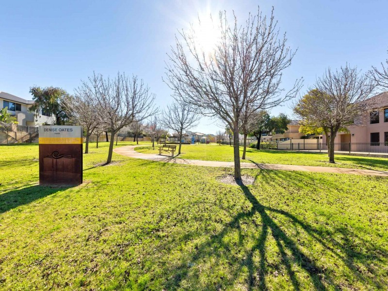 21 Sheringham Bend, Success WA 6164