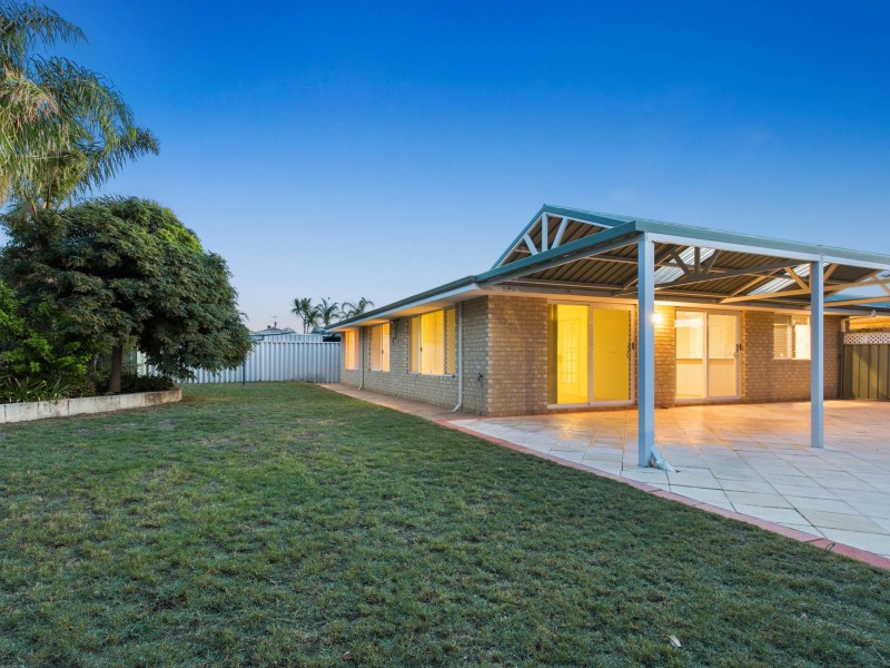 26 Lombe Gardens, Atwell WA 6164
