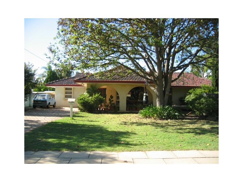 11 Bedford Rd, Ardross WA 6153