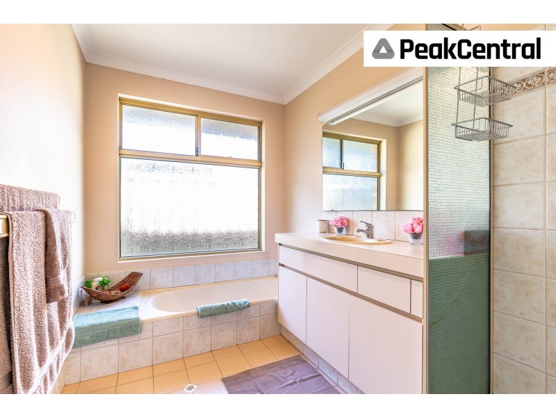 23 Minyon Circuit, Atwell WA 6164