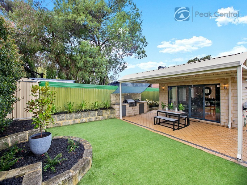 20 Jagoe Loop, Willagee WA 6156