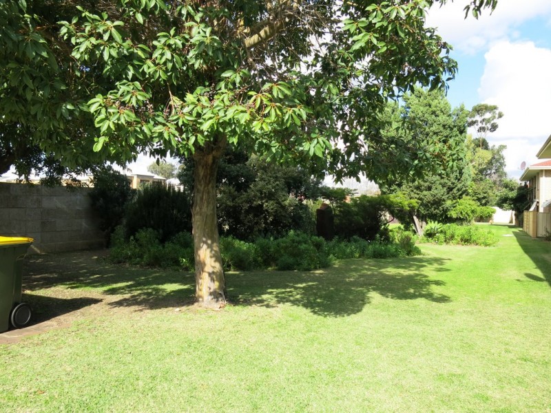 2A,305 Harbourne Street, Glendalough WA 6016