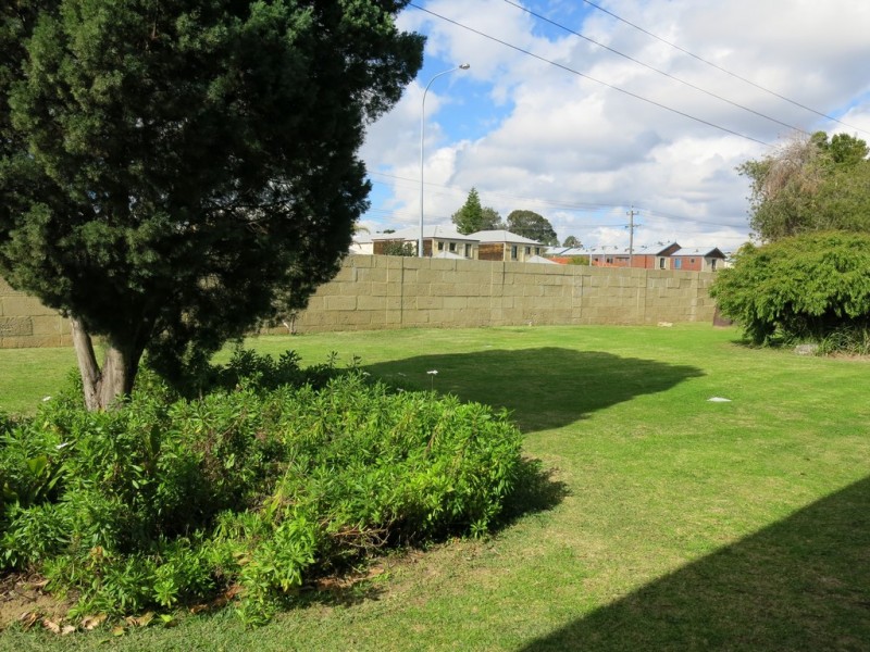 2A,305 Harbourne Street, Glendalough WA 6016