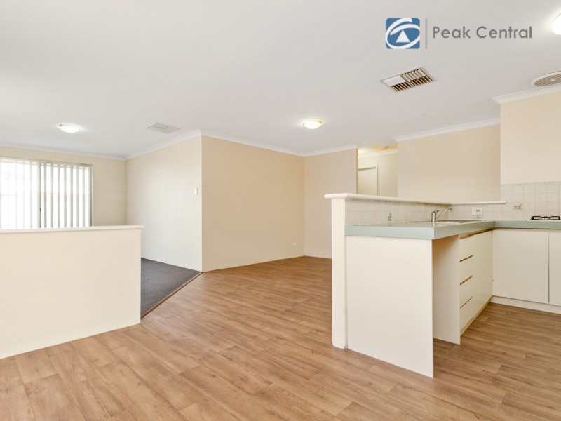 6 Hedges Retreat, Atwell WA 6164
