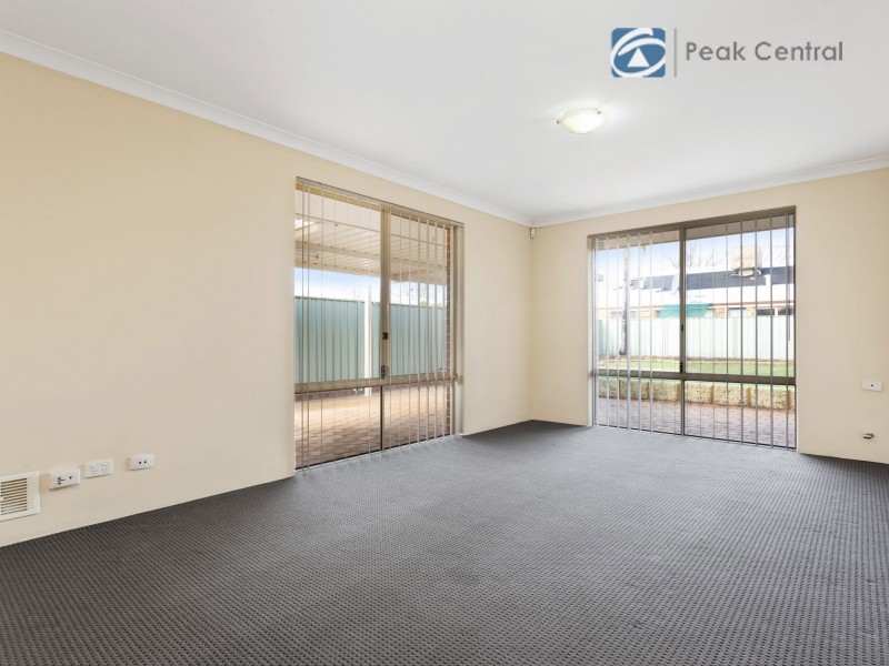 6 Hedges Retreat, Atwell WA 6164