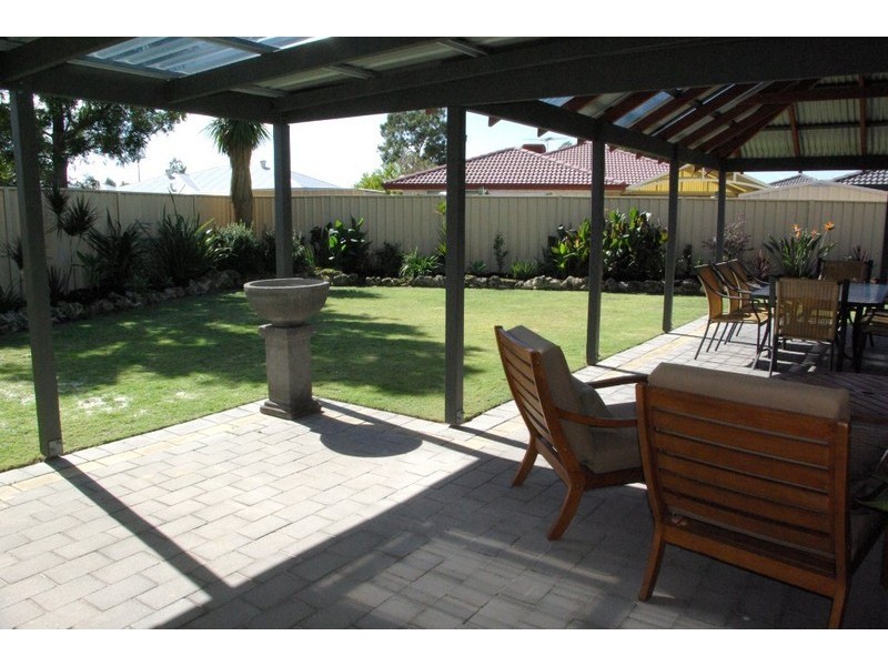 7 Avon Crescent, Atwell WA 6164