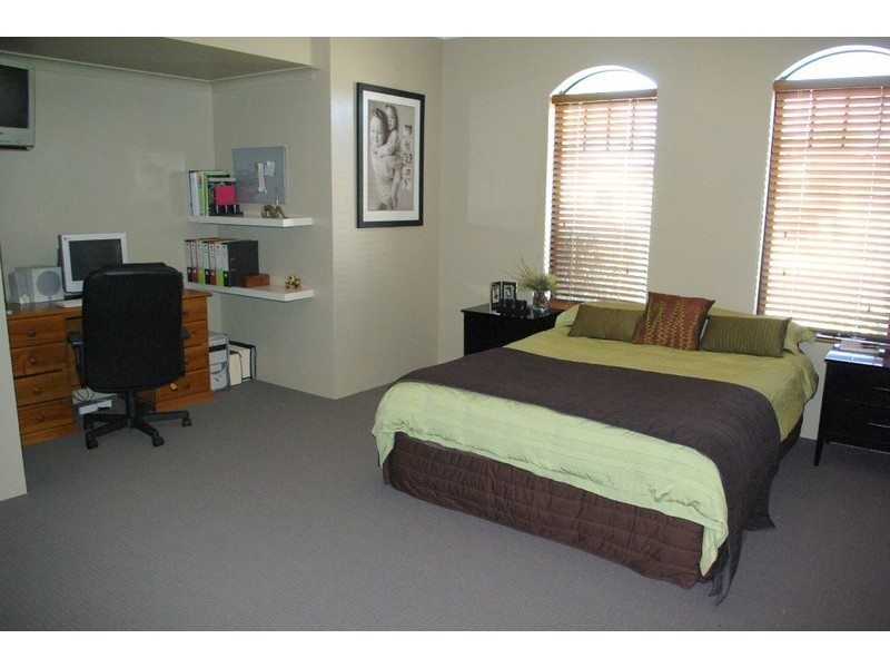 7 Avon Crescent, Atwell WA 6164