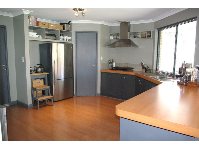 7 Avon Crescent, Atwell WA 6164