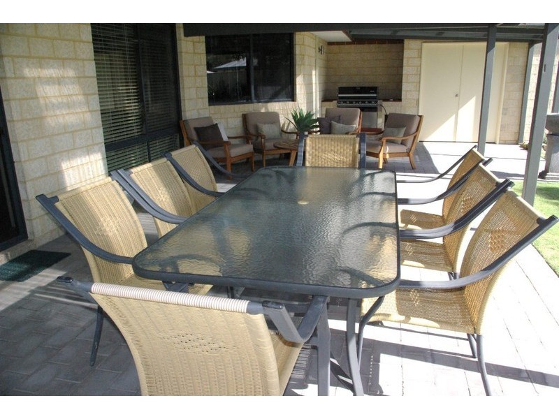 7 Avon Crescent, Atwell WA 6164