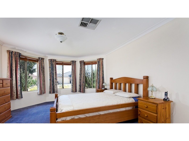 38  Avon Crescent, Atwell WA 6164