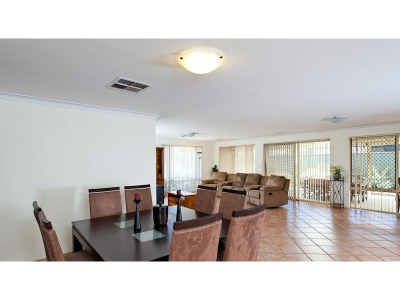 38  Avon Crescent, Atwell WA 6164