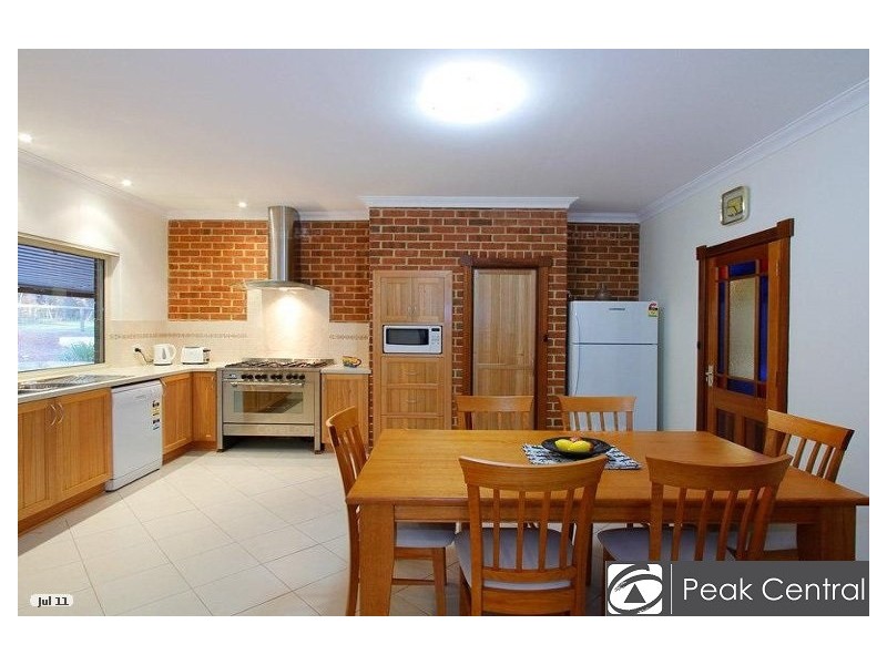 389 Kelvin Road, Orange Grove WA 6109
