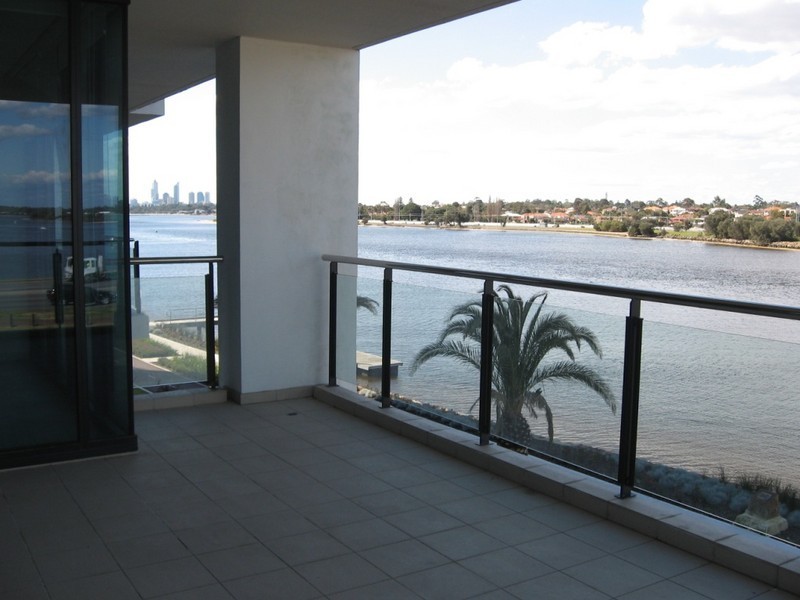 E301/70 Canning Beach Road, Applecross WA 6153