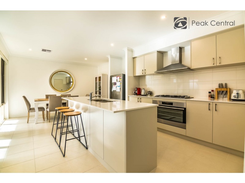 28 Aquamarine Parade, Banjup WA 6164