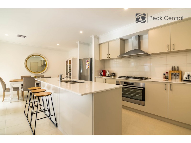 28 Aquamarine Parade, Banjup WA 6164