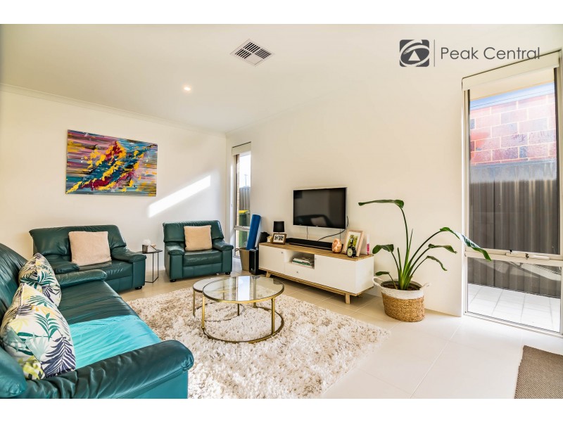 28 Aquamarine Parade, Banjup WA 6164